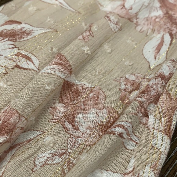 Timing tan floral with metallic top/blouse - Picture 10 of 17